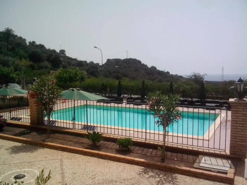 Patitiri Guest House Santa Teresa Di Riva Country house